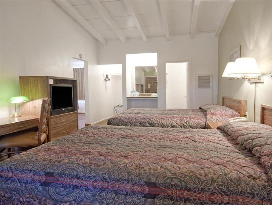 Americas Best Value Inn & Suites Bisbee Esterno foto
